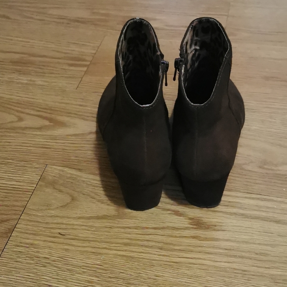 shoes - Picture 4 of 4